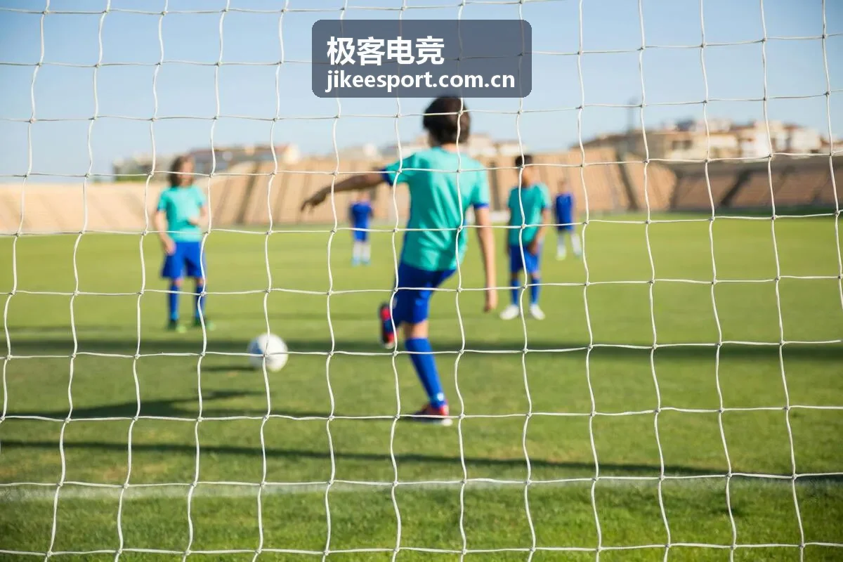 极客电竞游戏攻略-射手位走A训练